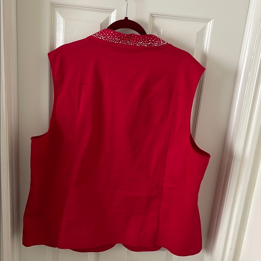 Ruby Red Sleeveless Button-Up Top with Studded Collar and Placket - Picture 5 of 5